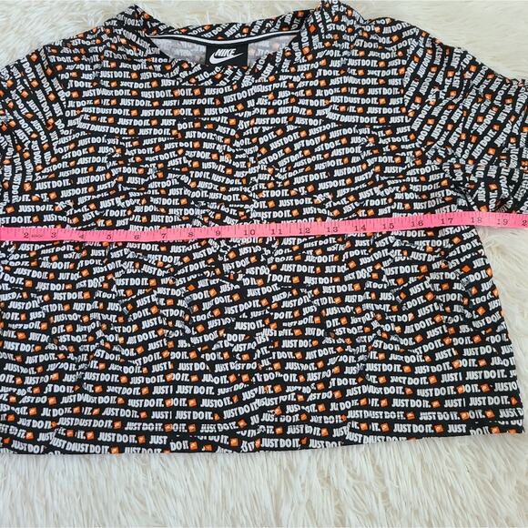 Nike Just Do It All Over Print Logo Crop Tee NWT Size Medium - Picture 9 of 11
